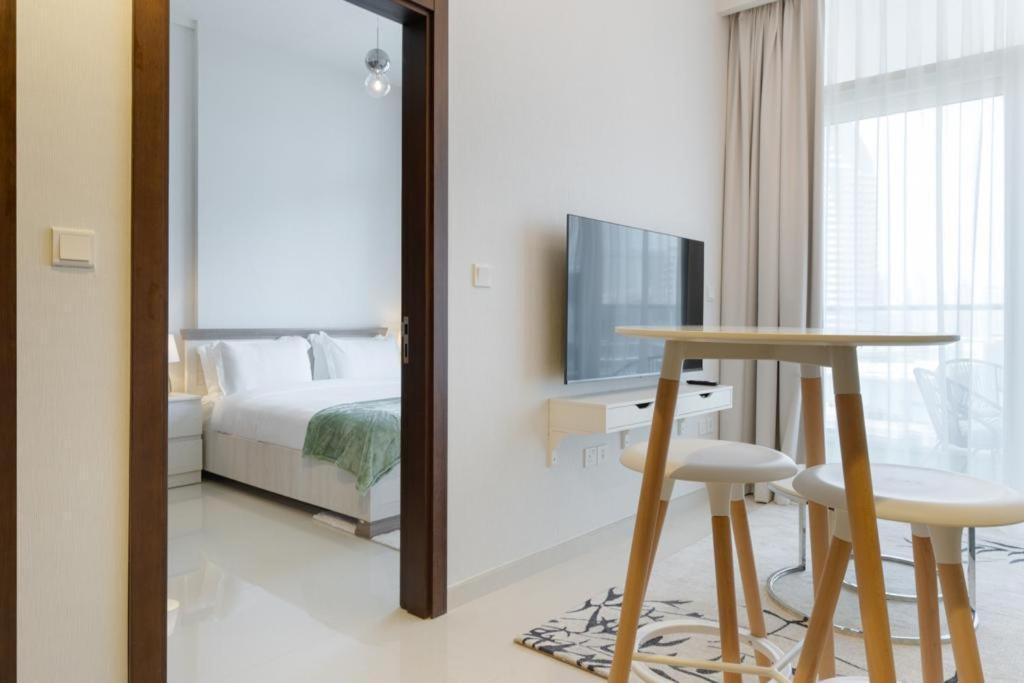 Brand New 1Br- Business Bay - Burj Khalifa View Lägenhet Dubai Exteriör bild